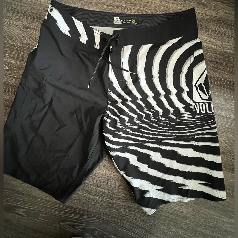 Volcom Mens Swim Trunks Size 34